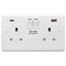White 13A Double USB Socket - Type A & C - 4a Shared